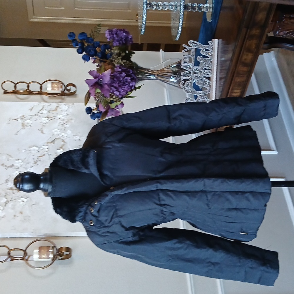 Calvin Klein Women's Black Down Puffer Jacket. Size M - Picture 1 of 17
